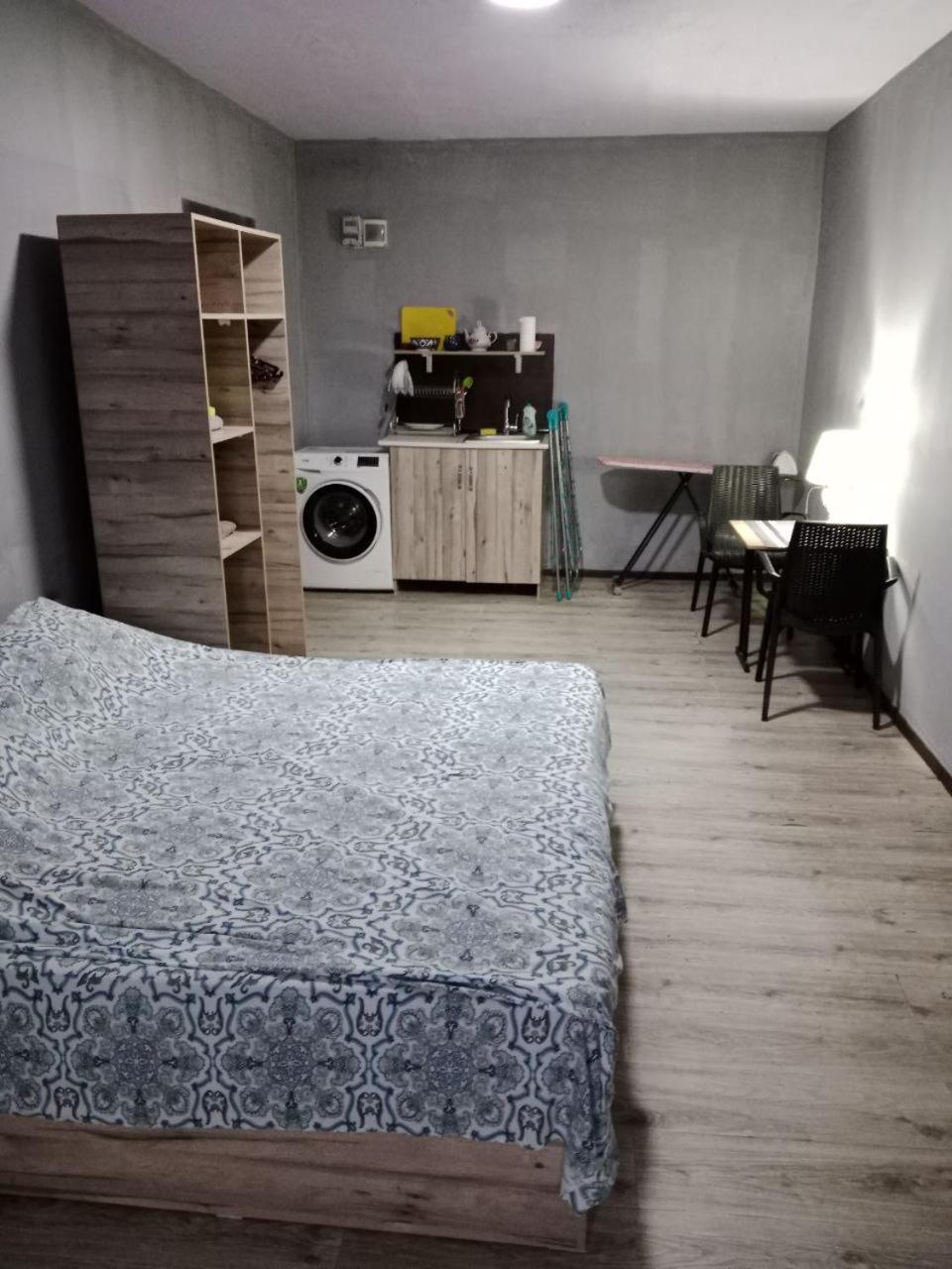A Cozy Bedsit! Appartement Tasjkent Buitenkant foto